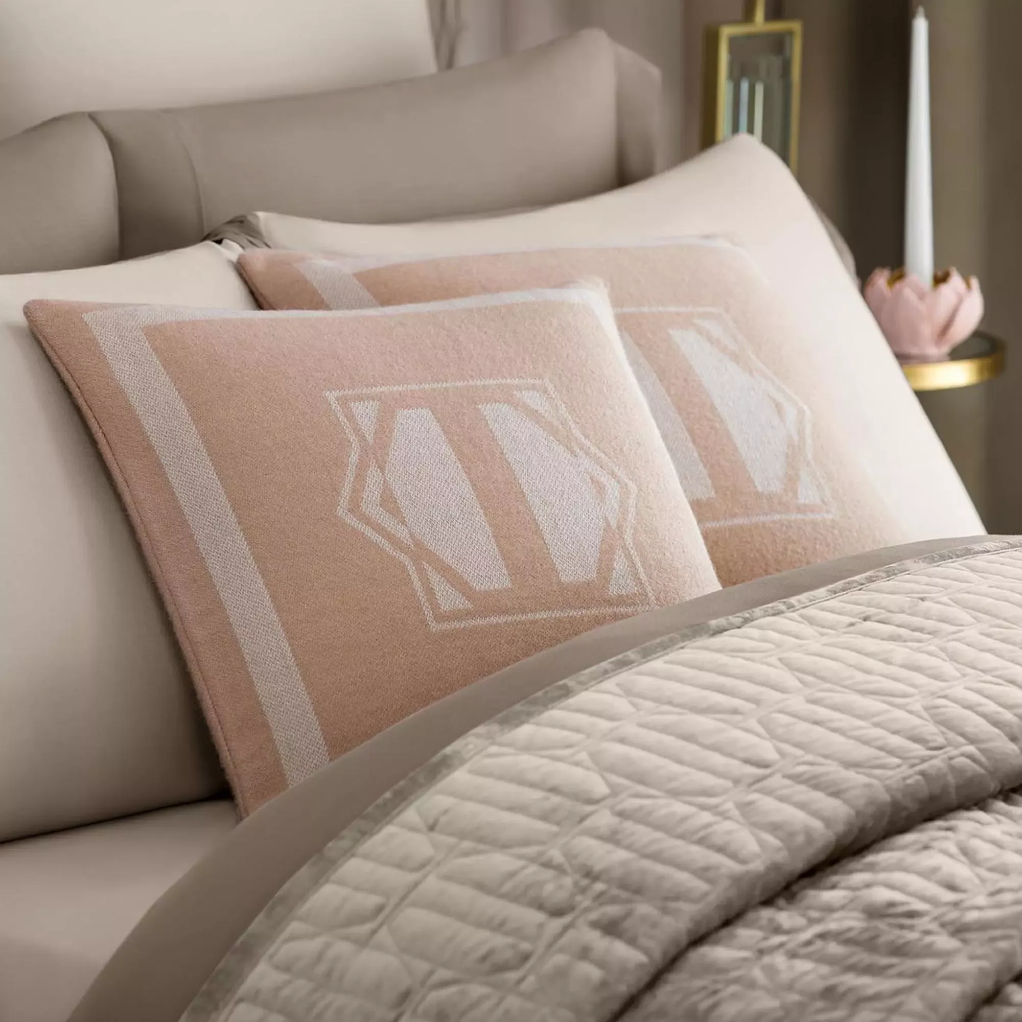 Decorative pillow СALIENTE