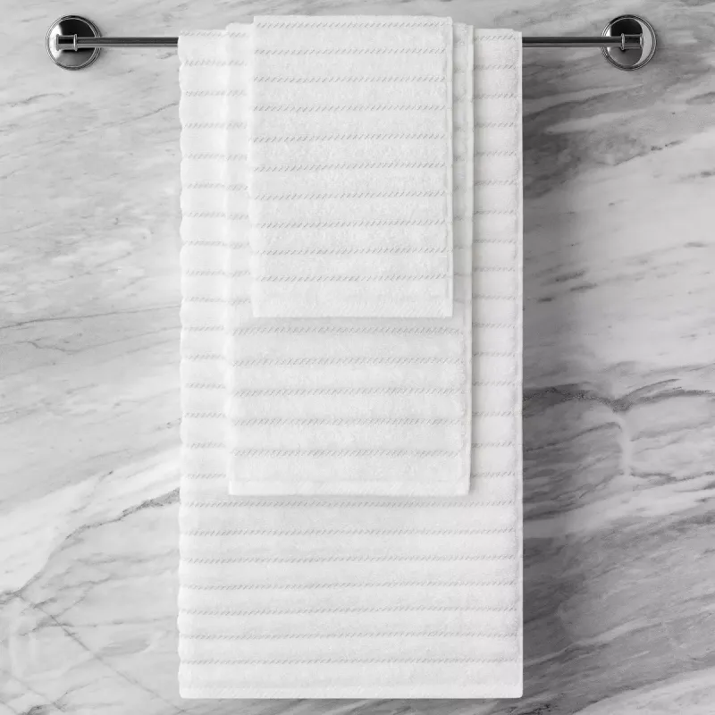 Towel LYNCH