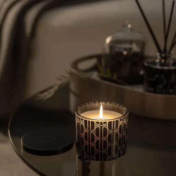 Scented candle SANDALWOOD & CAMILLA